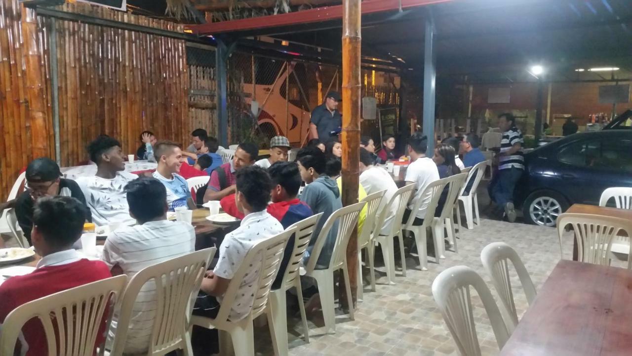 Hostal El Naufrago 1 Manta Luaran gambar